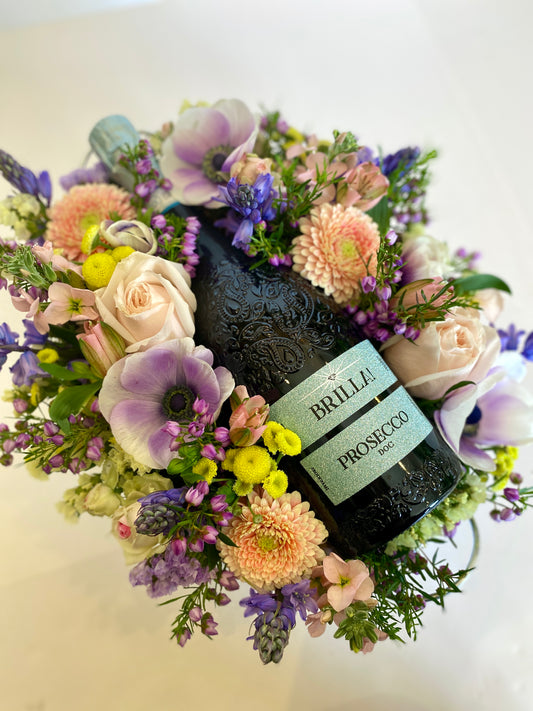 Brilla! Prosecco DOC with Deluxe Floral Arrangement