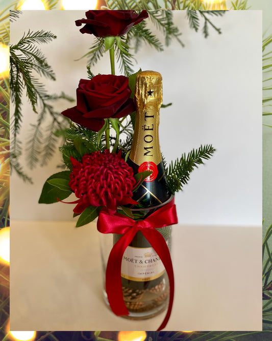 Moët & Chandon Brut Champagne Festive Arrangement